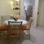 Encantador A 2 Quadras Da Enseada, Com Varanda E Garagem